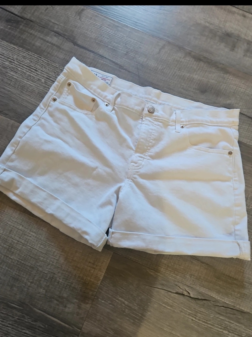 GAP White Rolled-Hem Women's Jean Shorts